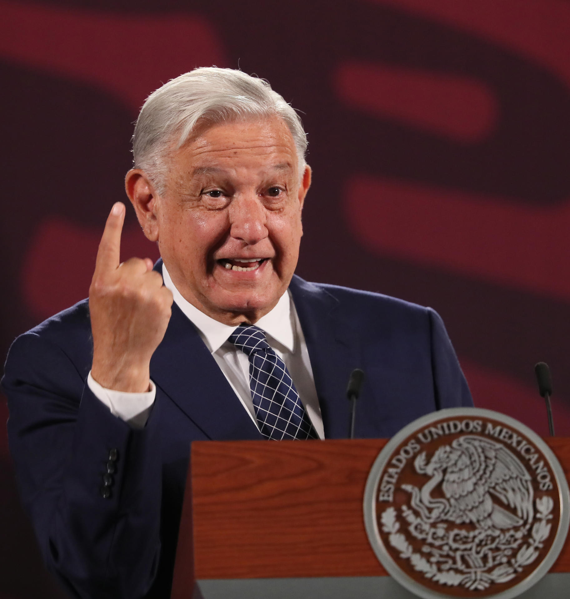 El presidente de México, Andrés Manuel López Obrador, habla este jueves durante una rueda de prensa matutina en Palacio Nacional de la Ciudad de México (México). EFE/Mario Guzmán
