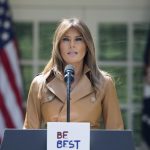 Fotografía de archivo de la primera dama de EE.UU. Melania Trump, hablando durante un evento en Rose Garden de la Casa Blanca en Washington (EE.UU.). EFE/ Michael Reynolds