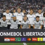 Fotografía de archivo tomada a la plantilla de Colo Colo en Copa Libertadores, cuya fase de cuartos de final comienza para el equipo chileno este martes en Santiago, frente a River Plate. EFE/ Ariel Alejandro Carreras
 
AMDEP8993. SANTIAGO (CHILE), 03/04/2024.- Jugadores Colo Colo forman este miércoles, en un partido de la fase de grupos de la Copa Libertadores entre Colo Colo y Cerro Porteño en el estadio Monumental en Santiago (Chile). EFE/ Esteban Garay