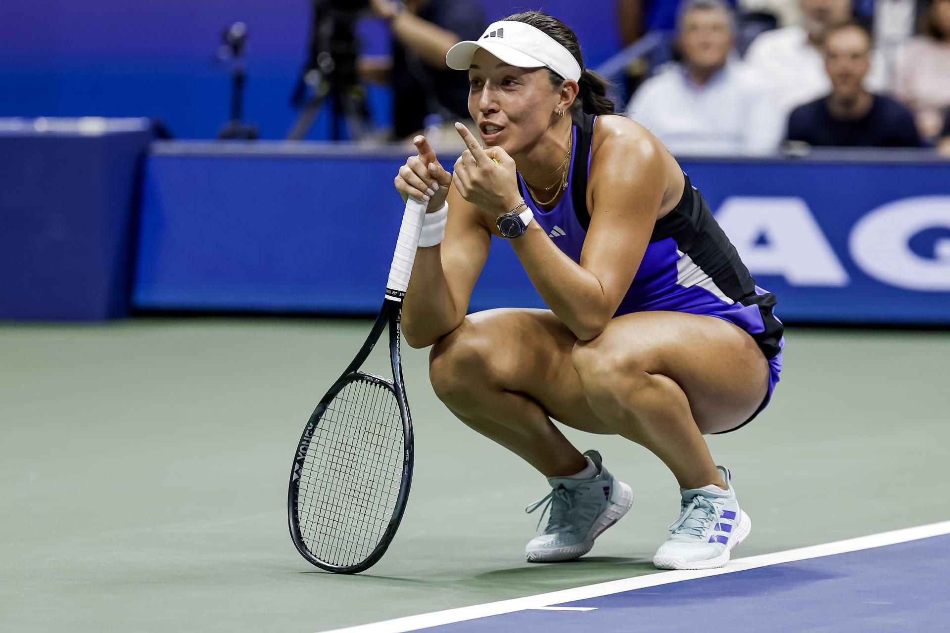 Jessica Pegula de los Estados Unidos reacciona contra Aryna Sabalenka de Bielorrusia durante su partido de la final del Campeonato Abierto de Tenis de los Estados Unidos. EFE/EPA/CJ GUNTHER
