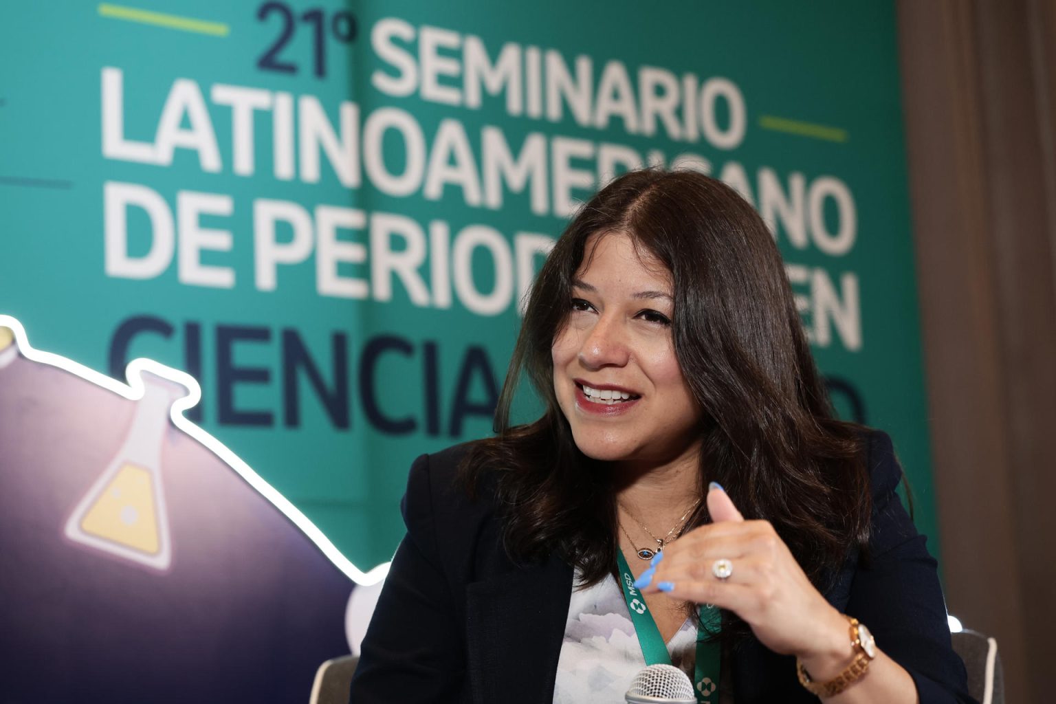 Fotografía de la presidenta de Human Health, MSD América Latina, Sarah Aiosa, habla durante una entrevista con EFE en el marco del 21 Seminario Latinoamericano de Periodismo en Ciencia y Salud, en Ciudad de México (México). EFE/ José Méndez