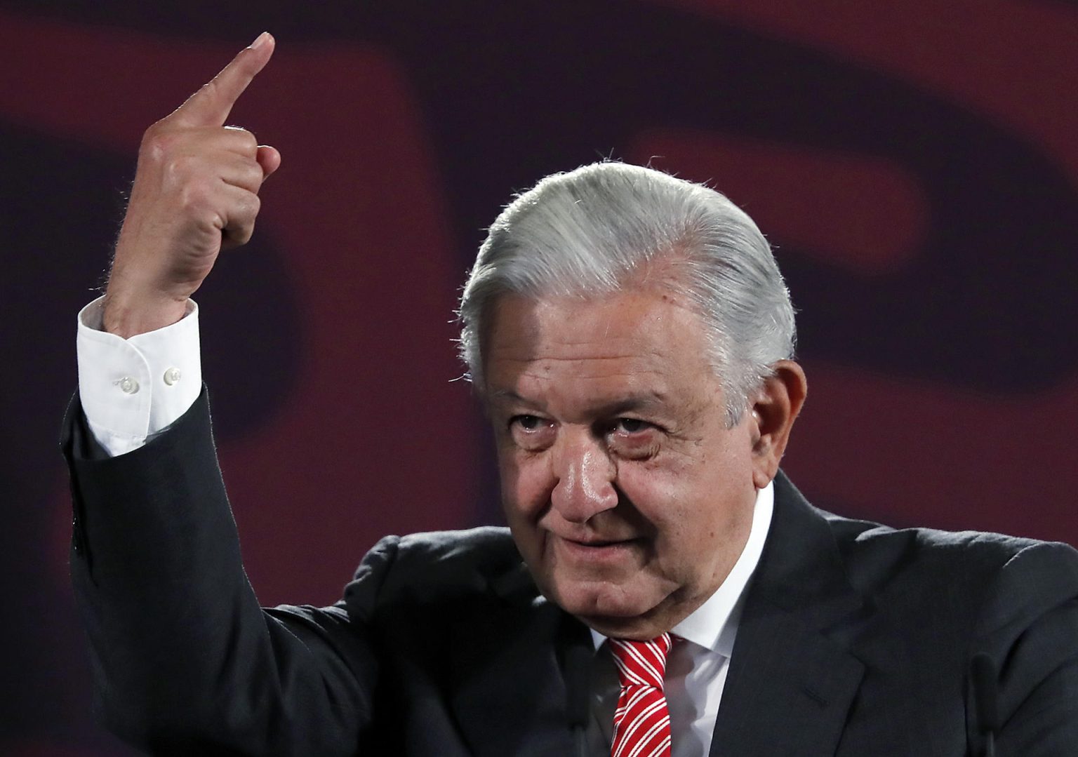 El presidente de México, Andrés Manuel López Obrador, habla durante su rueda de prensa matutina este lunes en Palacio Nacional de Ciudad de México (México). EFE/ Mario Guzmán