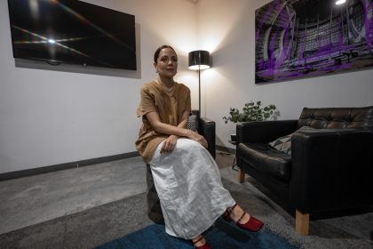 La cantante mexicana Natalia Lafourcade habla durante una entrevista con EFE, el 20 de septiembre de 2024, en la ciudad de Monterrey en Nuevo León (México). EFE/ Miguel Sierra