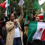 Trabajadores del poder judicial de la federación protestan este miércoles, en los alrededores del Senado de la República, en Ciudad de México (México). EFE/ Sáshenka Gutiérrez