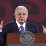 El presidente de México, Andrés Manuel López Obrador, participa este martes durante una rueda de prensa matutina en Palacio Nacional de la Ciudad de México (México). EFE/Mario Guzmán