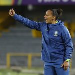 Fotografía tomada durante el Mundial sub-20 femenino de Colombia a la entrenadora de Brasil, Rosana Augusto, quien este domingo tendrá en la ciudad de Medellín un pulso con Corea del Norte por un cupo en las semifinales. EFE/ Mauricio Dueñas Castañeda