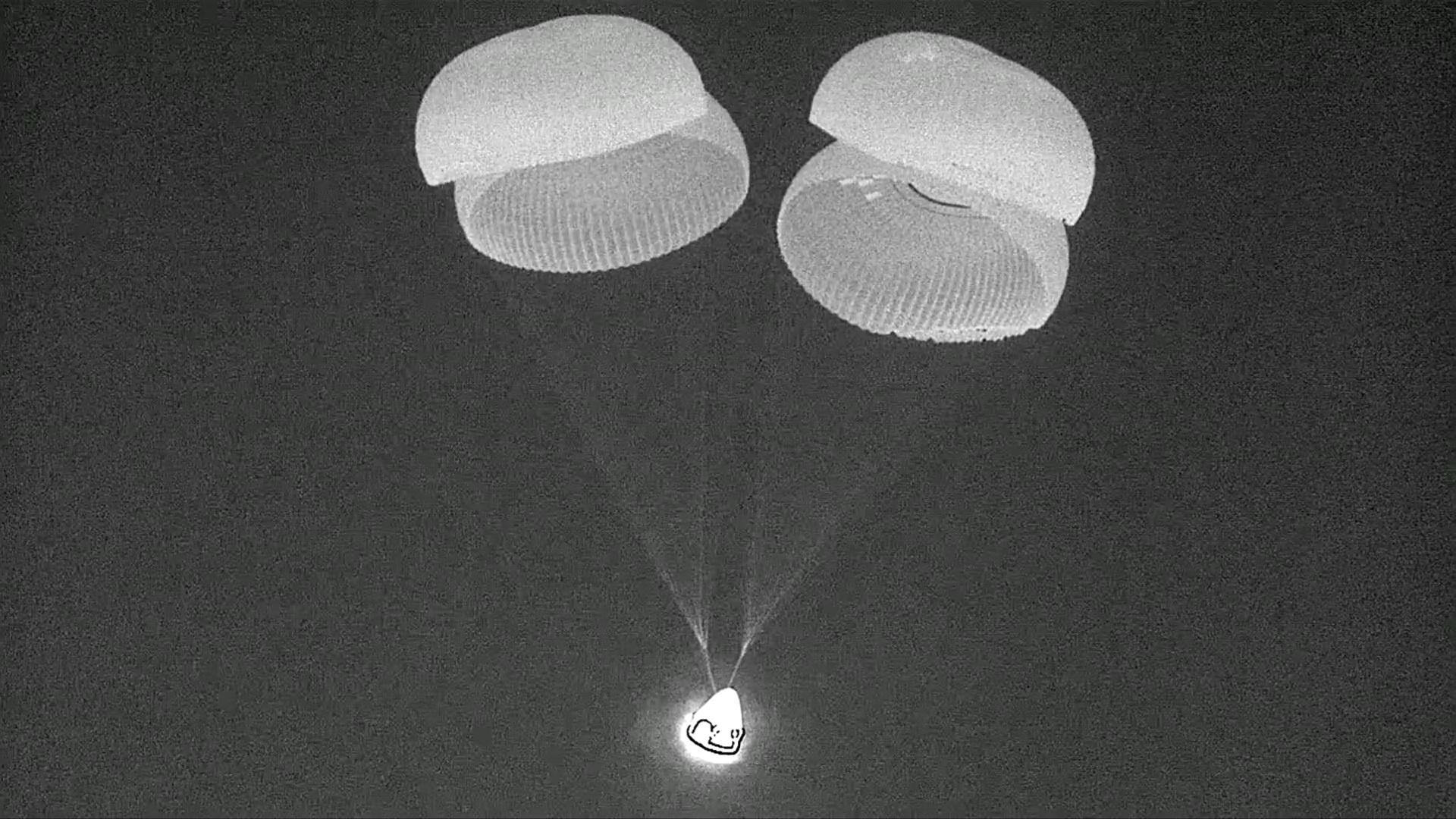 Captura de un video distribuido por SpaceX que muestra la cápsula espacial aterrizando en el Golfo de México cerca de Dry Tortugas en Florida al regresar a la Tierra con una tripulación de cuatro personas, EE. UU., el 15 de septiembre de 2024. EFE/EPA/SPACE X HANDOUT -- MANDATORY CREDIT: SPACEX --HANDOUT EDITORIAL USE ONLY/NO SALES
