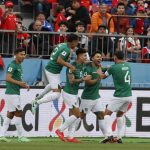 Jugadores de Bolivia celebran un gol en un partido de las eliminatorias sudamericanas para el Mundial de 2026. EFE/ Elvis González