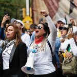 Imagen de archivo de trabajadores del poder judicial de la federación que protestan en los alrededores del Senado de la República, en Ciudad de México (México). EFE/ Sáshenka Gutiérrez