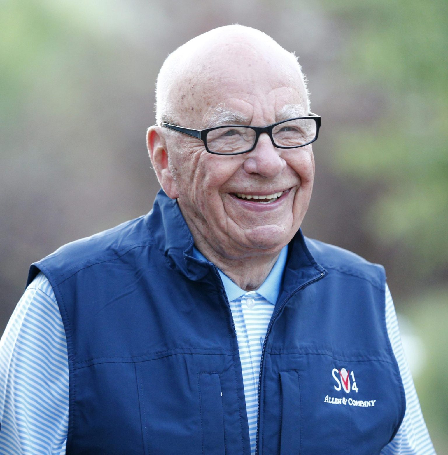 Fotografía de archivo donde aparece el magnate Rupert Murdoch, de 93 años, quien libra esta semana una hermética batalla judicial contra sus tres hijos por el futuro familiar. EFE/Andrew Gombert