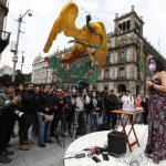 La saxofonista mexicana María Elena Ríos, victima de un ataque con ácido, habla durante una rueda de prensa este lunes, en el Zócalo de Ciudad de México (México). EFE/Mario Guzmán