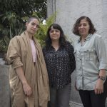 La productora del documental 'El portal', Laura Woldenberg (i) y las directoras Fernanda Valadez (c) y Diana Arcega (d), posan durante una entrevista con EFE el 4 de septiembre de 2024, en la Ciudad de México (México). EFE/Isaac Esquivel