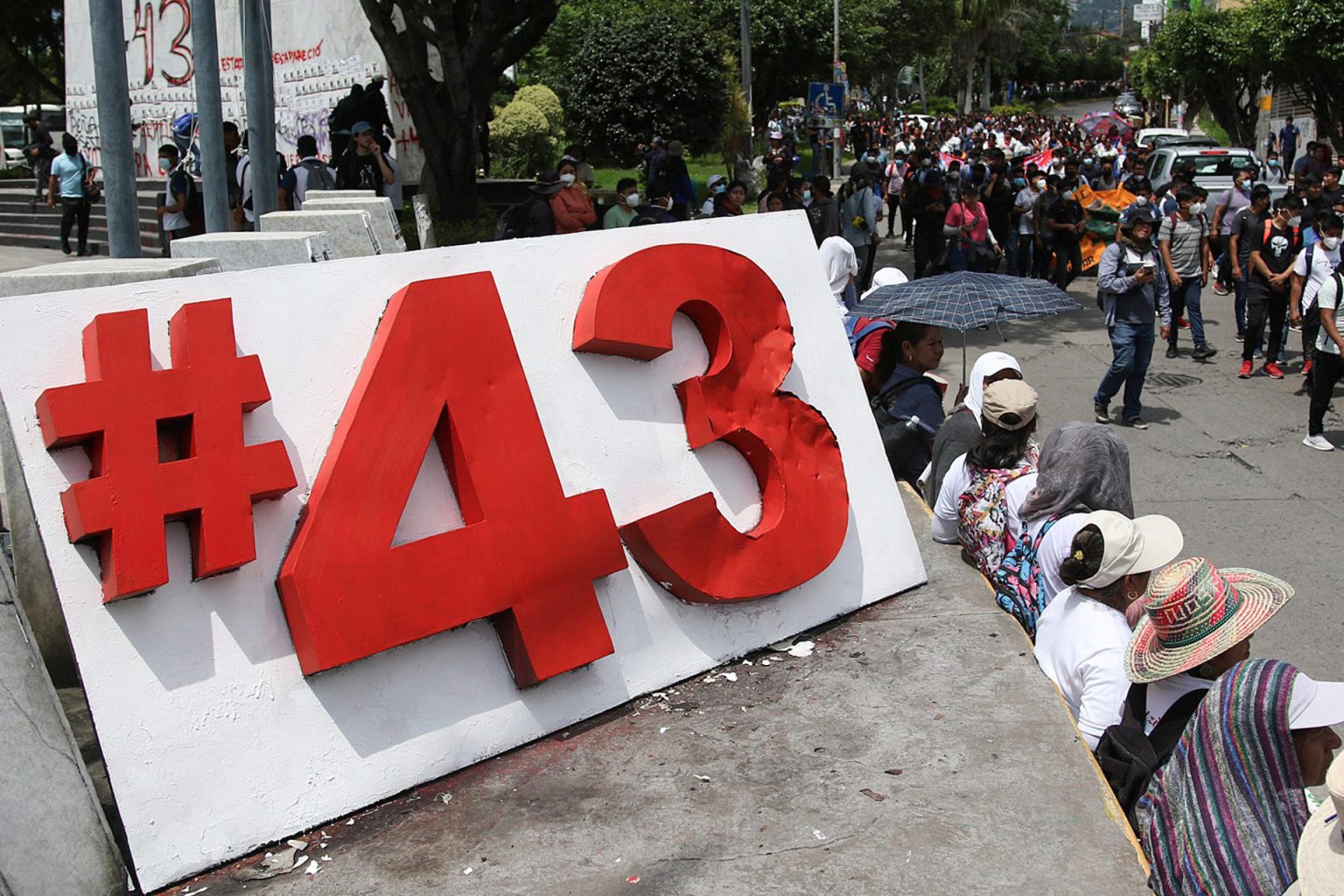 Normalistas de la escuela rural 'Raúl Isidro Burgos' de Ayotzinapa, participan en una manifestación este miércoles, en Chilpancingo (México). Imagen de archivo. EFE/ Jose Luis de la Cruz