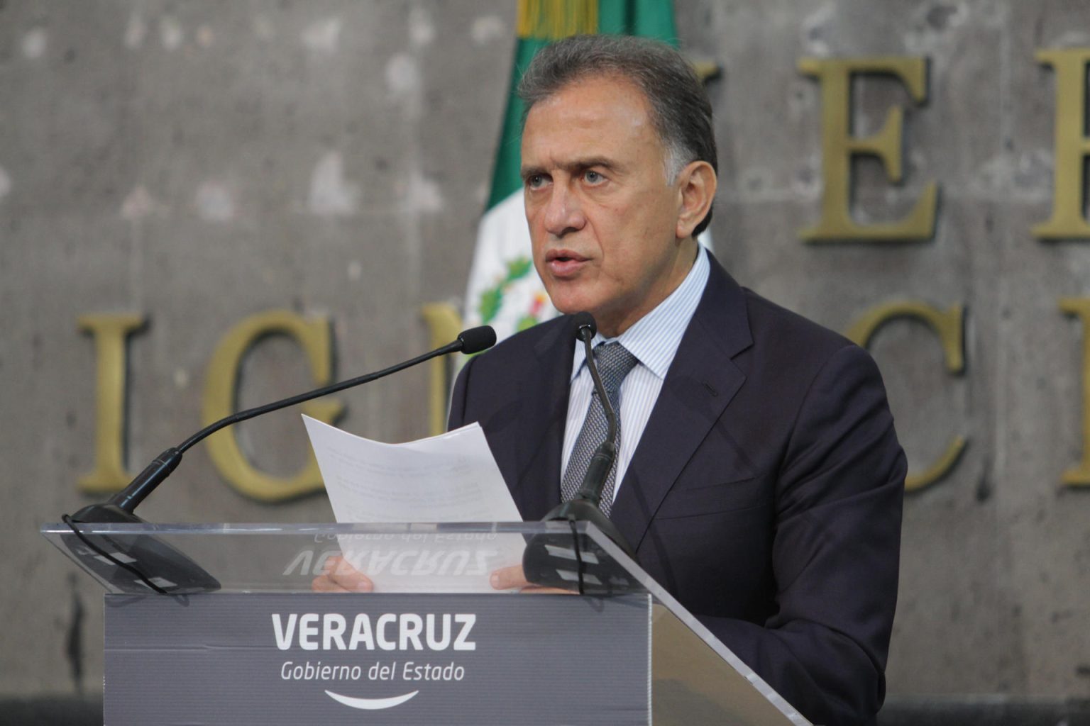 Fotografía de archivo donde aparece el senador Miguel Ángel Yunes Linares. EFE/Saúl Ramírez