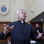 El responsable de la Dimensión Pastoral Educativa del Episcopado Mexicano, Alfonso Cortés Contreras, habla durante una rueda de prensa este martes, en la Ciudad de México (México). EFE/ Isaac Esquivel