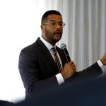 El candidato a la gobernación de Puerto Rico por el Partido Popular Democrático (PPD), Jesús Manuel Ortiz, habla durante un almuerzo empresarial organizado este, lunes por la Cámara de Comercio de España en Puerto Rico, en San Juan (Puerto Rico). EFE/ Thais Llorca