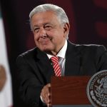 El presidente de México, Andrés Manuel López Obrador, habla durante su rueda de prensa matutina este lunes en Palacio Nacional de Ciudad de México (México). EFE/ Mario Guzmán