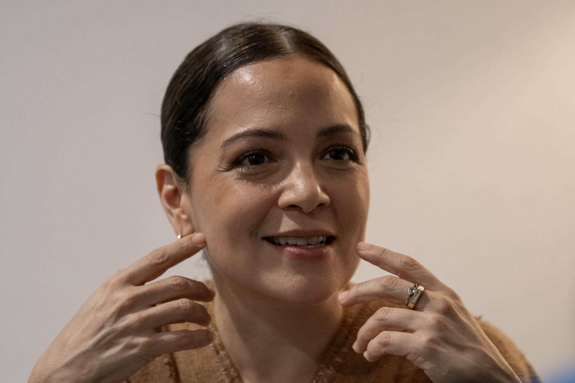 La cantante mexicana Natalia Lafourcade habla durante una entrevista con EFE, el 20 de septiembre de 2024, en la ciudad de Monterrey en Nuevo León (México). EFE/ Miguel Sierra
