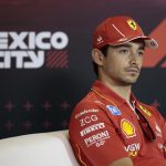 El piloto monegasco Charles Leclerc, del equipo Ferrari, habla durante una rueda de prensa en el Autódromo Hermanos Rodriguez de la Ciudad de México este jueves en el primer día de actividades del Gran Premio de la Fórmula 1 de la Ciudad de México (México). EFE/José Méndez