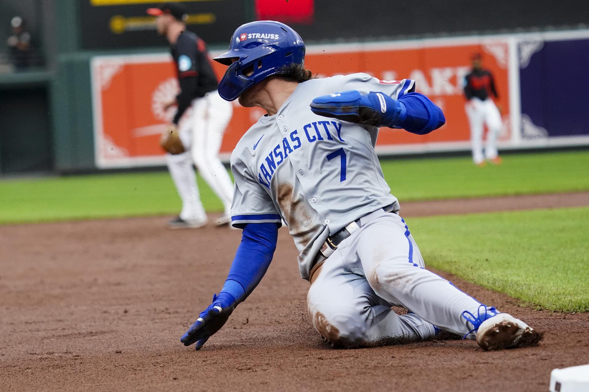 El campocorto de los Reales de Kansas City, Bobby Witt Jr., encabezó ese miércoles la remontada en Baltimore. EFE/EPA/SHAWN THEW
