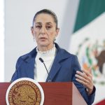 La presidenta de México, Claudia Sheinbaum, habla este jueves durante una rueda de prensa en Palacio Nacional, de la Ciudad de México (México). EFE/ Isaac Esquivel