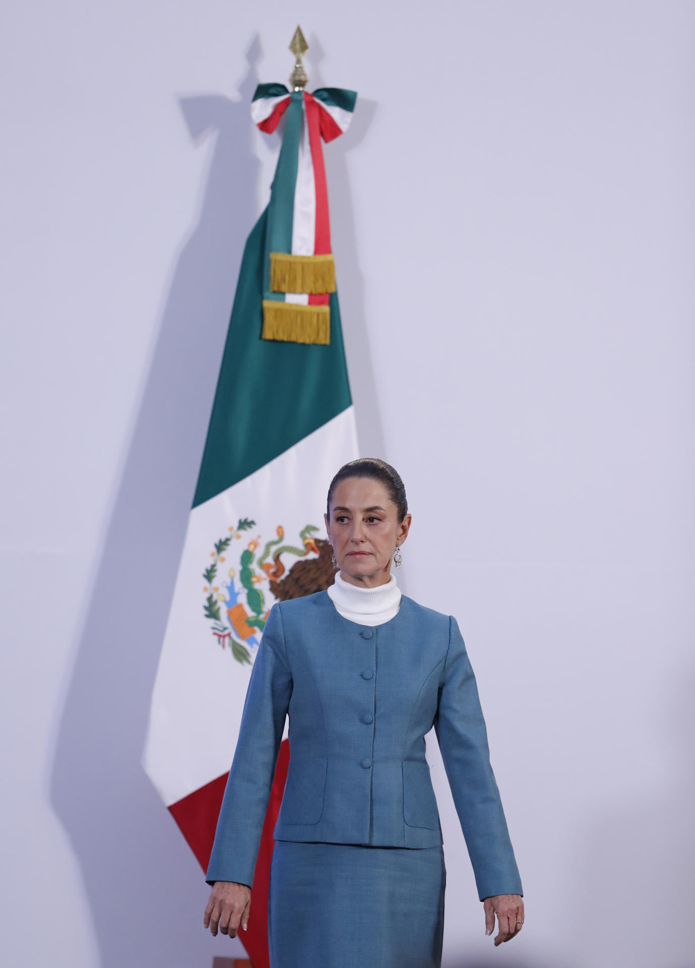 La presidenta de México, Claudia Sheinbaum, habla este miércoles durante una rueda de prensa en Palacio Nacional, de la Ciudad de México (México). EFE/ Mario Guzmán