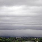 Fotografía del fenómeno meteorológico Oscar este lunes, desde La Habana (Cuba). Óscar continúa debilitándose a su paso por el Alto Oriente cubano, ahora como tormenta tropical, intensificando sus lluvias en la parte norte de la provincia de Guantánamo, Cuba. EFE/ Lorenzo Crespo Silveira