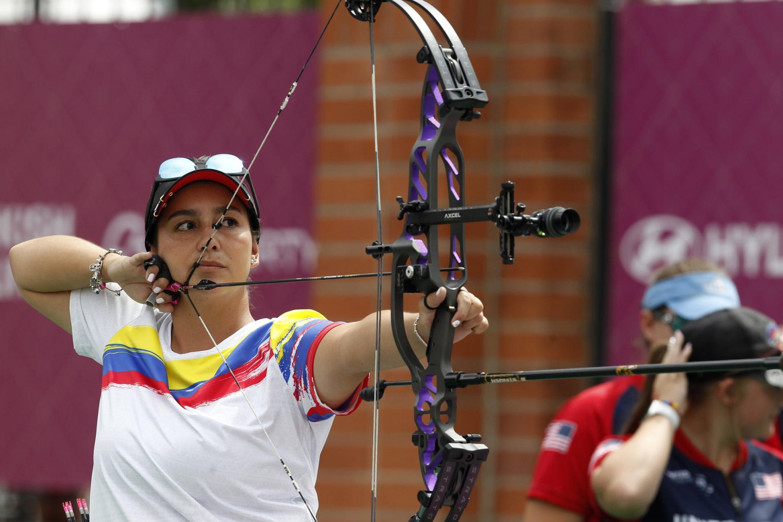 Imagen de archivo de la colombiana Sara López durante la Copa del Mundo de tiro con arco en Medellín (Colombia). EFE/Luis Eduardo Noriega A.