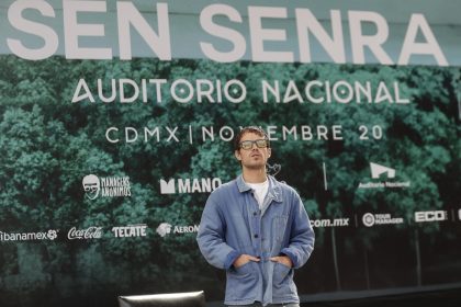 El músico español Sen Senra posa este martes durante una rueda de prensa en el Auditorio Nacional, en la Ciudad de México (México). EFE/Isaac Esquivel