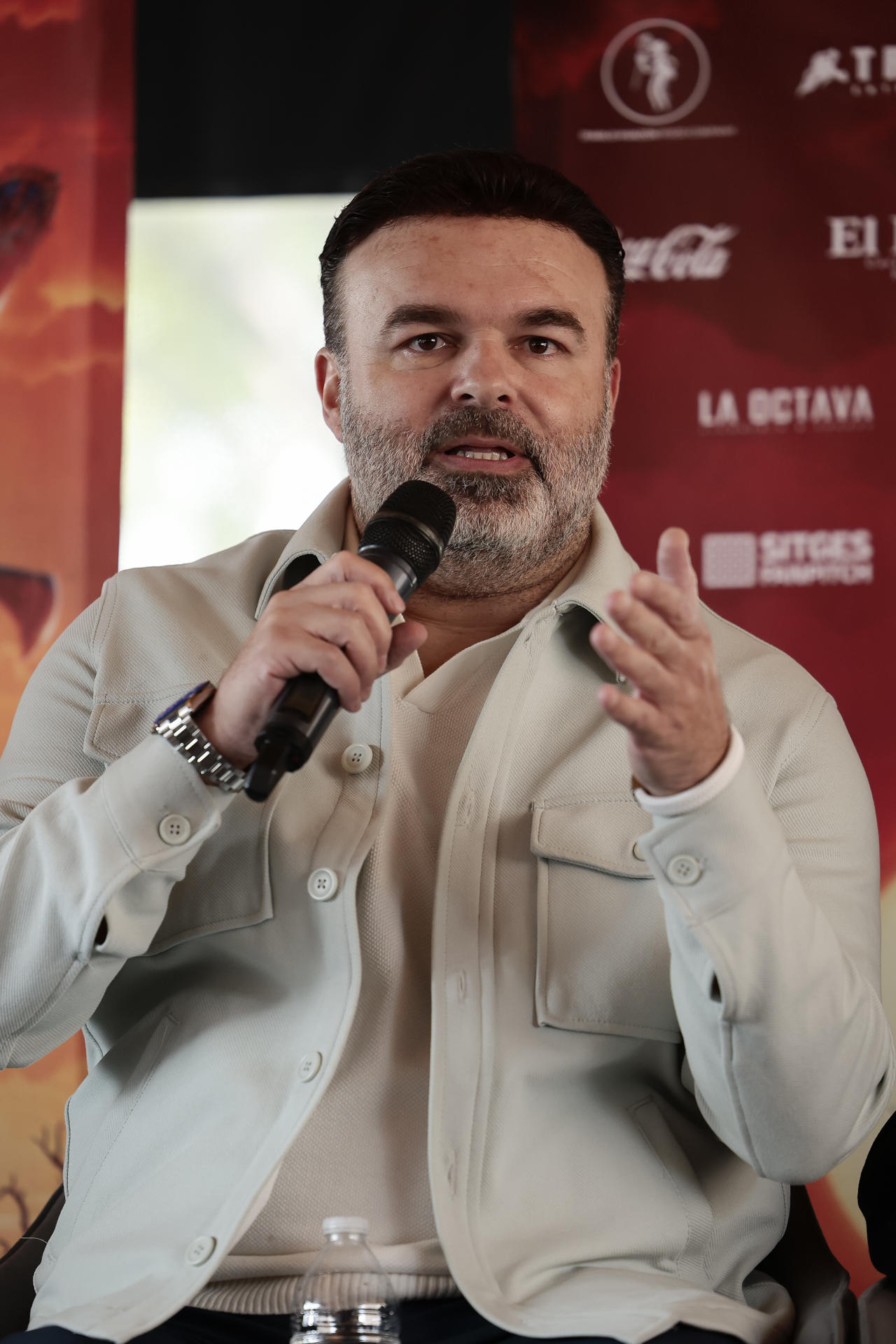 El productor de la película 'Estación Wadley', Michel de la Cana, habla durante una rueda de prensa este lunes en la Ciudad de México (México). EFE/José Méndez
