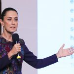 La presidenta de México Claudia Sheinbaum, participa este jueves en una rueda de prensa en Palacio Nacional, en la Ciudad de México (México). EFE/ Mario Guzmán