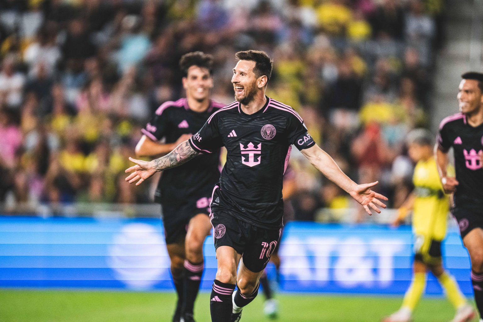 Fotografía cedida por Inter Miami de Lionel Messi celebrando un gol ante Columbus Crew en el partido del MLS Supporters' Shield, este miércoles en Miami (Estados Unidos). EFE/ Inter Miami