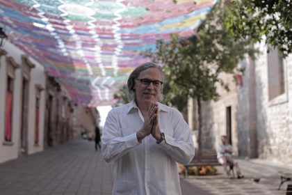 El director de cine Rodrigo Prieto, habla durante una entrevista con EFE, el 19 de octubre de 2024, en la ciudad de Morelia, en Michoacán (México). EFE/ Iván Villanueva