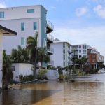 Fotografía de una calle inundada este jueves por el paso del huracán Milton en Sarasota, Florida (EE.UU.). EFE/Octavio Guzmán