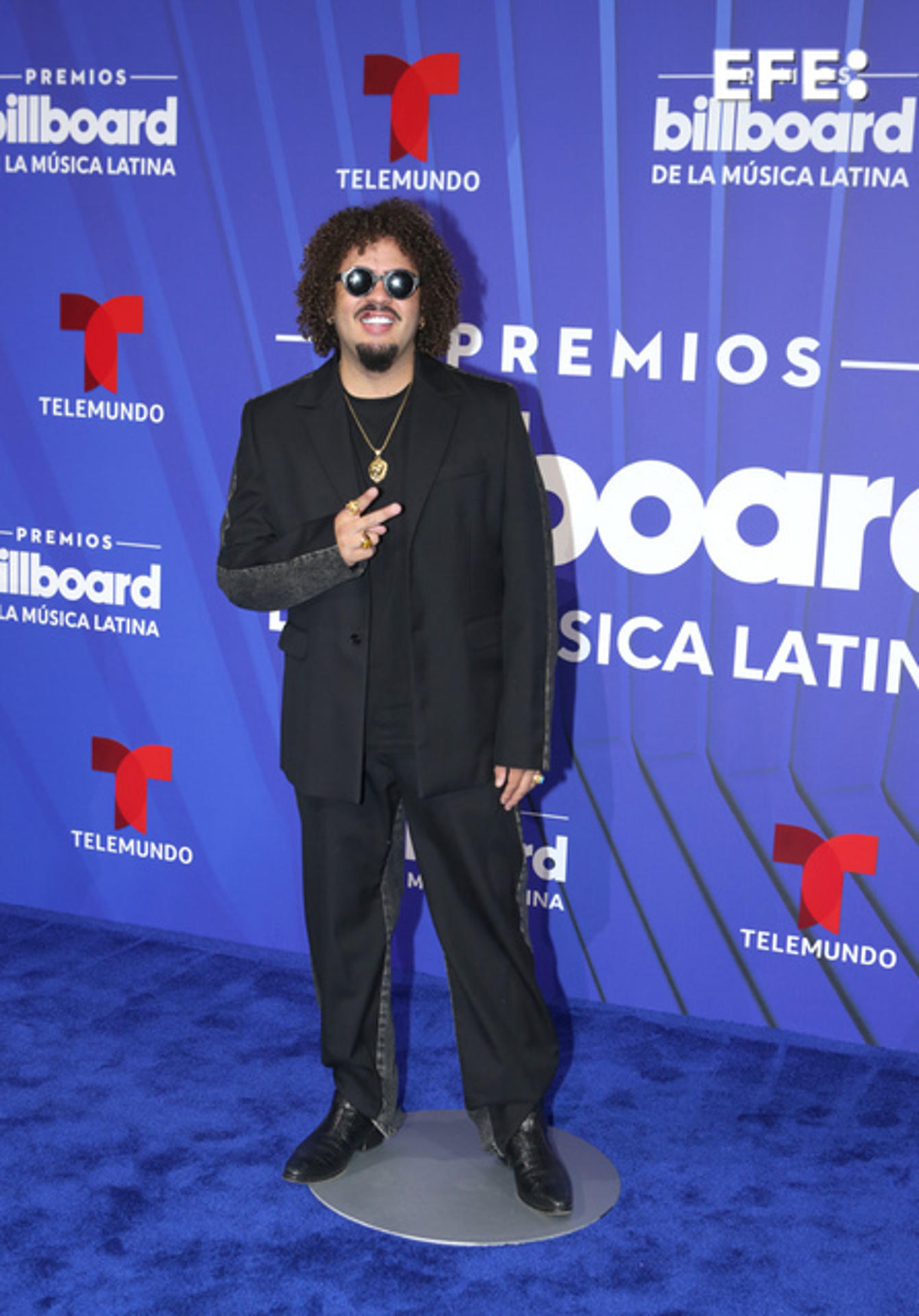 El compositor dominicano Maffio posa en la alfombra azul de los premios Billboard de la Música Latina, este jueves en el Jackie Gleason Theatre, en Miami Beach (Estados Unidos). EFE/ Marlon Pacheco
