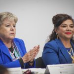 Fotografía cedida por la Secretaría de Medio Ambiente y Recursos Naturales (Semarnat), de su titular Alicia Bárcena (i) y de la jefa de Gobierno de la Ciudad de México, Clara Brugada (d), durante una rueda de prensa este miércoles en la Ciudad de México (México). EFE/Semarnat/SOLO USO EDITORIAL/SOLO DISPONIBLE PARA ILUSTRAR LA NOTICIA QUE ACOMPAÑA (CRÉDITO OBLIGATORIO)