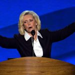 Fotografía de archivo del 04 de septiembre de 2012 de la activista Lilly Ledbetter , en la convención del partido Demócrata en el Time Warner Cable Arena en Charlotte (EE. UU.). EFE/ Tannen Maury