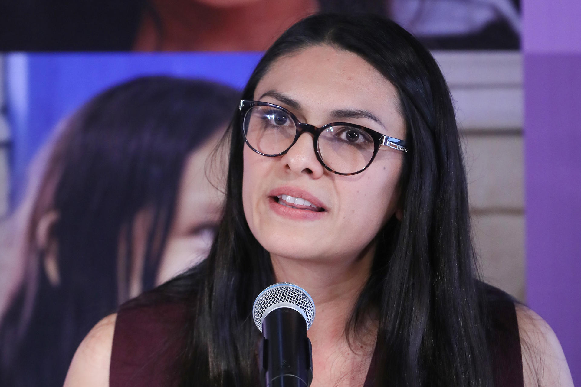 La directora de incidencia política de la organización Save The Children, Nancy Ramírez, habla durante una rueda de prensa este jueves, en Ciudad de México (México). EFE/ Mario Guzmán
