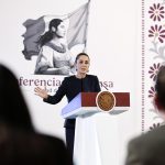 La presidenta de México, Claudia Sheinbaum, participa este miércoles durante su conferencia de prensa matutina en Palacio Nacional, en la Ciudad de México (México). EFE/ José Méndez