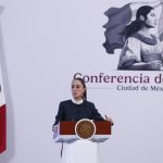 La presidenta de México, Claudia Sheinbaum, habla durante una rueda de prensa este jueves en el Palacio Nacional en la Ciudad de México (México). EFE/ Mario Guzmán