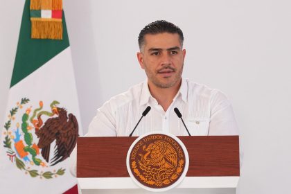 Fotografía cedida por la presidencia de México, del secretario de Seguridad y Protección Ciudadana de México, Omar García Harfuch, durante su participación en una rueda de prensa de la presidenta de México Claudia Sheinabum, este viernes, en el municipio de Cano San Lucas, en Baja California Sur (México). EFE/ Presidencia de México/SOLO USO EDITORIAL/SOLO DISPONIBLE PARA ILUSTRAR LA NOTICI QUE ACOMPAÑA(CRÉDITO OBLIGATORIO)