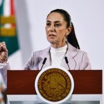 La presidenta de México Claudia Sheinbaum, habla este viernes durante su conferencia de prensa matutina en Palacio Nacional, en la Ciudad de México (México). EFE/ Sáshenka Gutiérrez