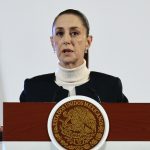 La presidenta de México, Claudia Sheinbaum, habla este martes durante su conferencia de prensa matutina en Palacio Nacional de la Ciudad de México (México). EFE/José Méndez