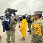 Elementos de la Marina y del Ejército mexicano realizan un recorrido para evaluar los daños provocados por el paso del huracán Milton, este martes en Cancún (México). EFE/Alonso Cupul