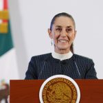 La presidenta de México, Claudia Sheinbaum, habla durante una rueda de prensa este jueves en el Palacio Nacional en la Ciudad de México (México). EFE/ Mario Guzmán