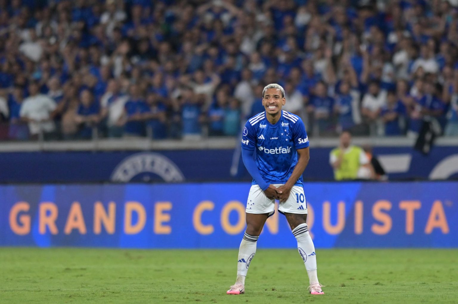 Fotografía de archivo de Matheus Pereira, centrocampista de Cruzeiro, que fue convocado este viernes para reforzar a la selección brasileña para enfrentar a Perú el 15 de octubre en Brasilia. EFE/ Yuri Edmundo