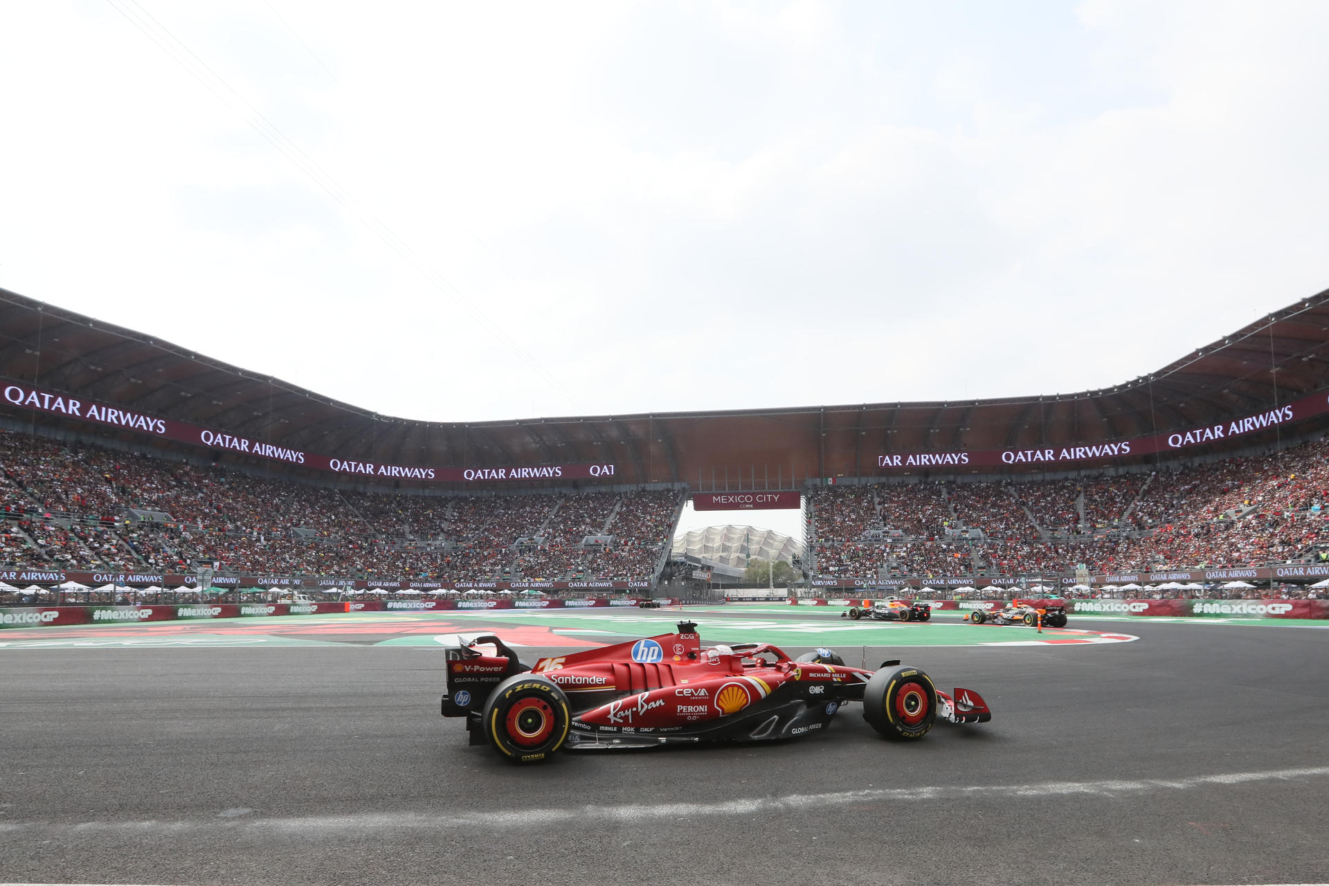 El monegasco Charles Leclerc de Ferrari compite Gran Premio de México de la Fórmula 1 este domingo, en el Autódromo de los Hermanos Rodríguez en Ciudad de México (México). EFE/ Mario Guzmán
