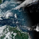 Fotografía satelital cedida este sábado por la Oficina Nacional de Administración Oceánica y Atmosférica (NOAA) a través del Centro Nacional de Huracanes (NHC) estadounidense donde se muestra la localización del huracán Oscar en el Atlántico. EFE/NOAA-NHC /SOLO USO EDITORIAL /NO VENTAS /SOLO DISPONIBLE PARA ILUSTRAR LA NOTICIA QUE ACOMPAÑA /CRÉDITO OBLIGATORIO