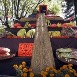 Fotografía del 19 de octubre de 2024 de una mega ofrenda de Día de Muertos, en la antigua Hacienda San Mateo del municipio de Atlixco (México).  EFE/ Hilda Ríos