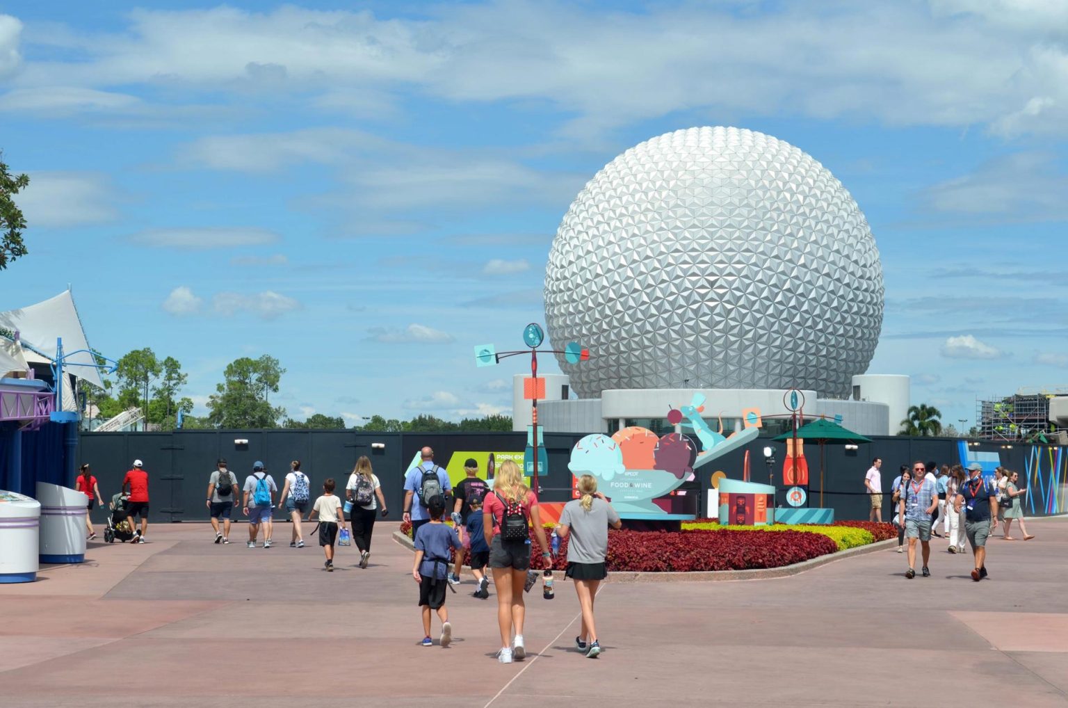 Fotografía de archivo de la entrada al parque temático EPCOT, en Lake Buena Vista, Florida (Estados Unidos). EFE/ Álvaro Blanco